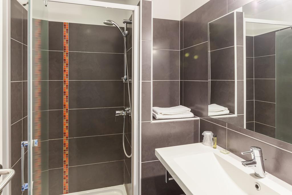 Hotel Alienor Langon  Oda fotoğraf