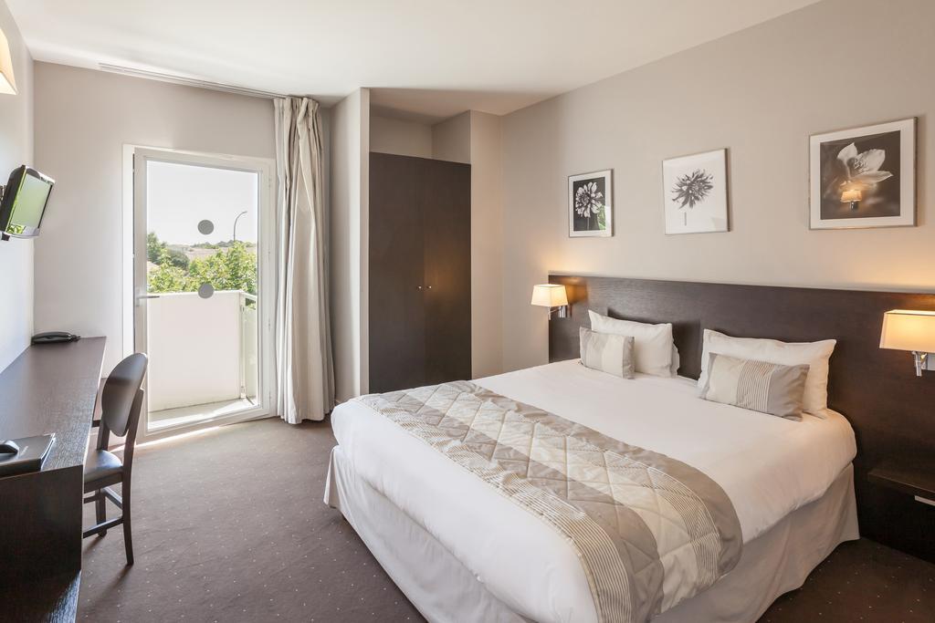 Hotel Alienor Langon  Oda fotoğraf