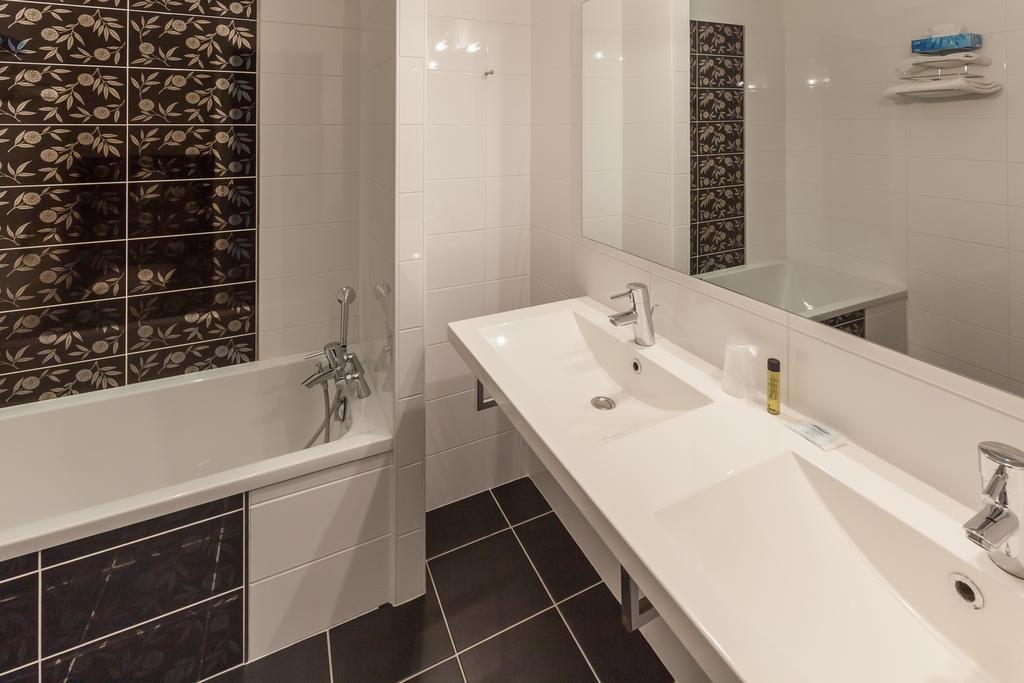 Hotel Alienor Langon  Oda fotoğraf